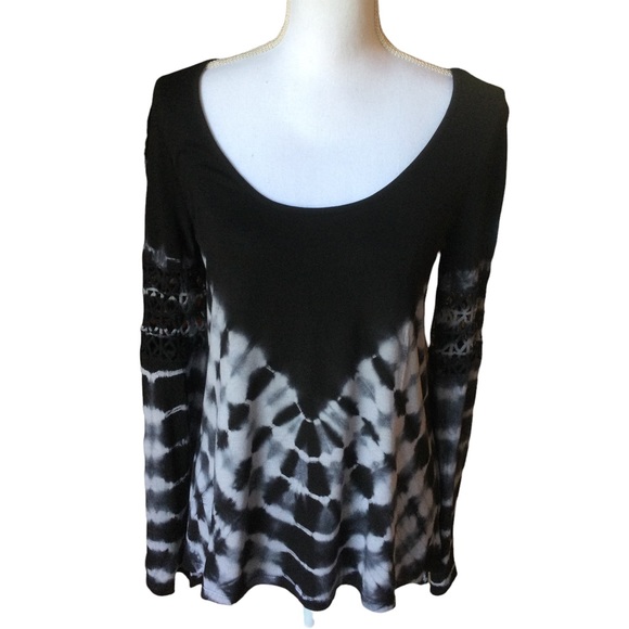 Jessica Simpson Laurie Crochet-Trim Tie-Dye Top. - Picture 3 of 9